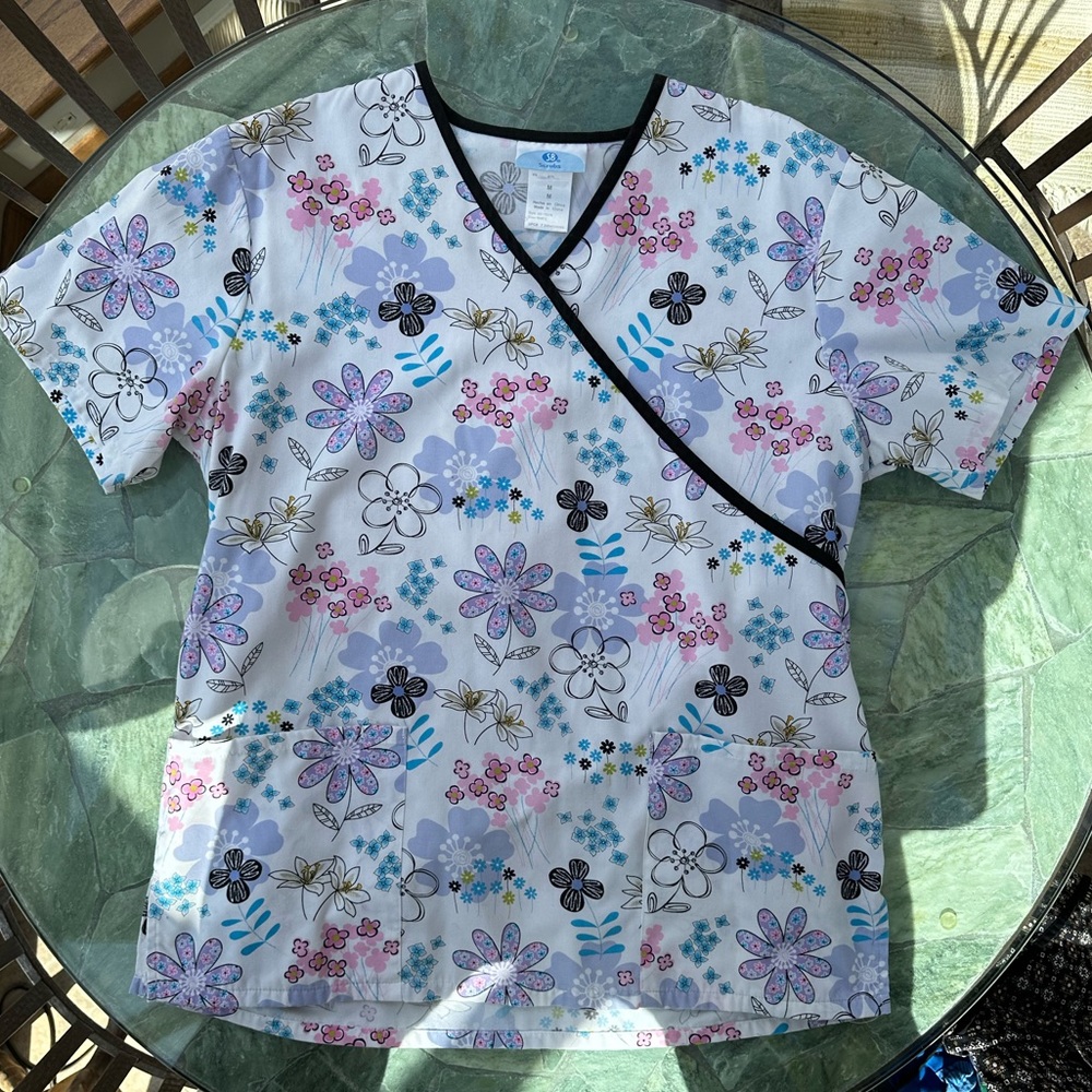Women size medium SB Scrubs scrub top